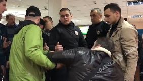В Одесі активісти змусили вийти із зали суду журналіста, якого вважають сепаратистом (ДОПОВНЕНО)