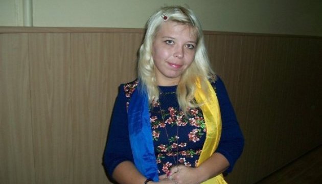 У Москві затримали активістку з синьо-жовтою стрічкою, яка протестувала проти виборів