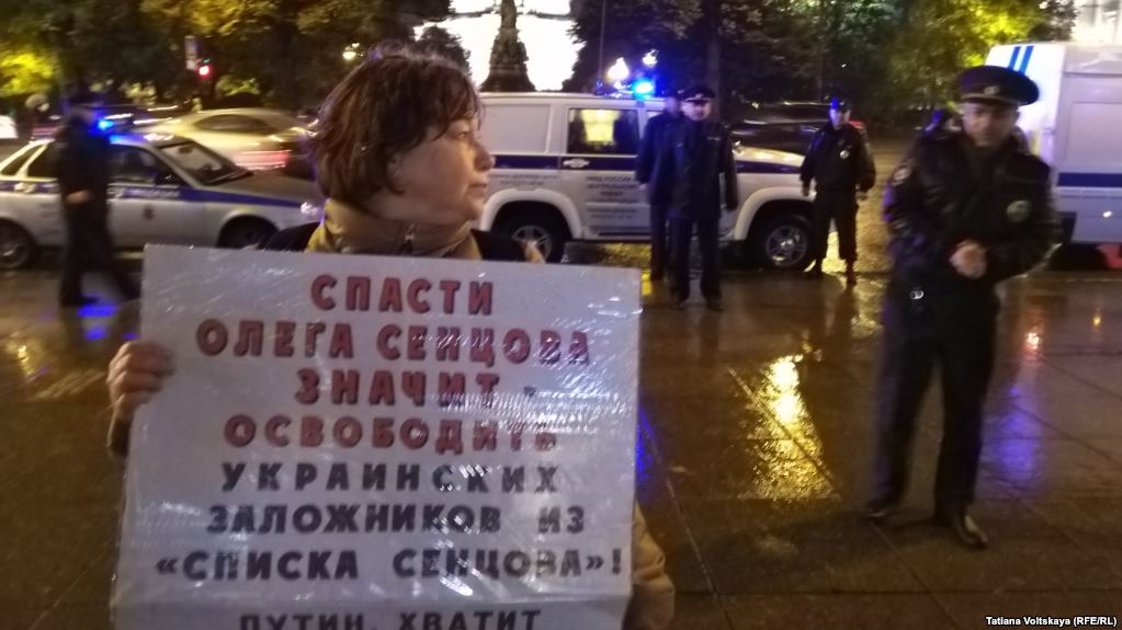 У Петербурзі поліція затримала чотирьох учасників пікетів на підтримку Сенцова