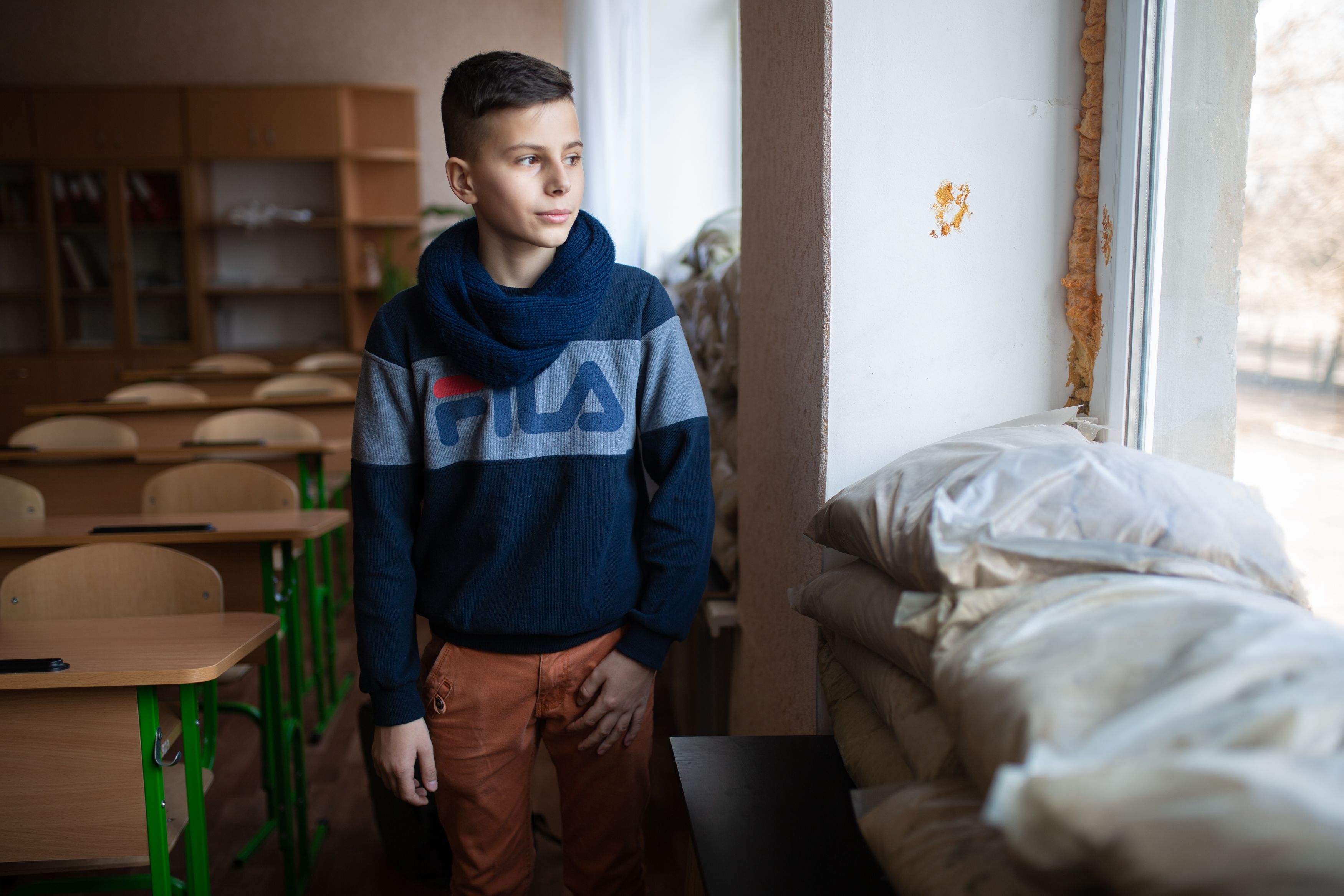 ЮНІСЕФ закликає посилити захист шкіл на сході України