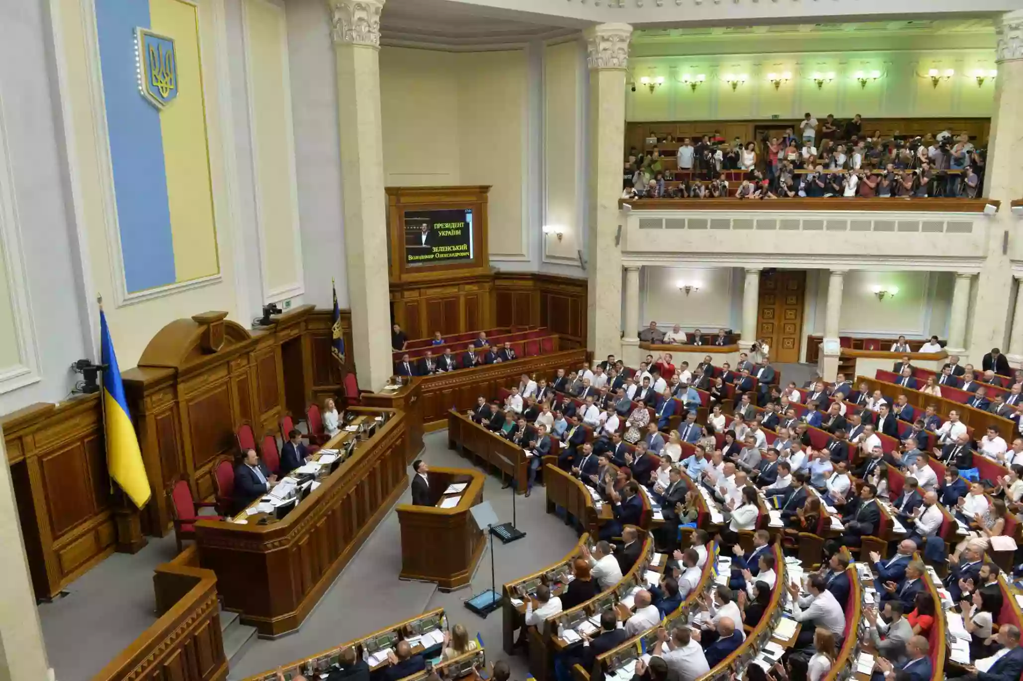 Рух «Чесно»: більшість українців — за дострокове позбавлення повноважень політиків від проросійських партій