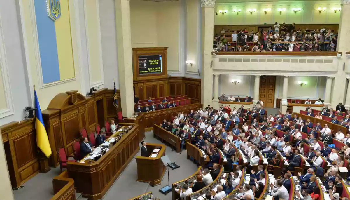 Рух «Чесно»: більшість українців — за дострокове позбавлення повноважень політиків від проросійських партій