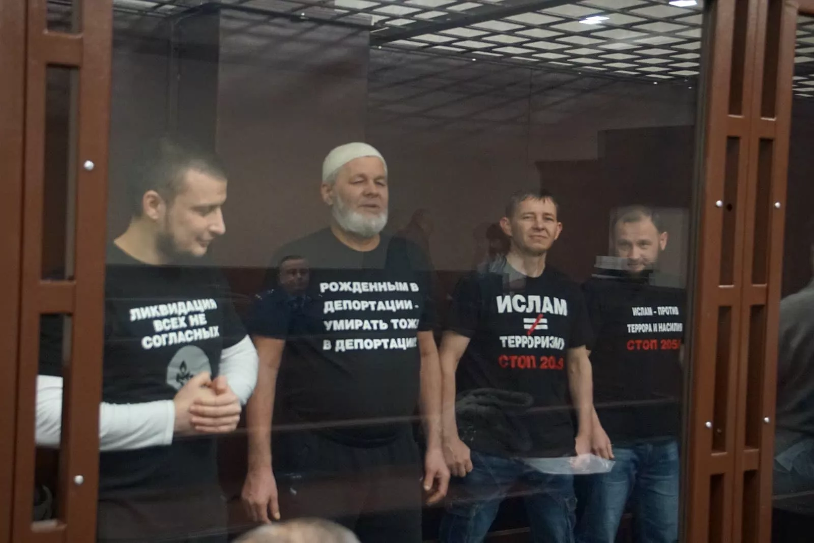 45 місяців та 15 днів чекали на вирок п'ять бранців Кремля у Криму. Їх засудили до 13 років