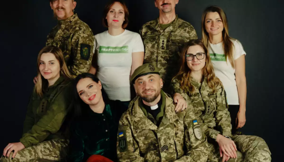 Українські волонтери запустили лінію психологічної допомоги військовим та їхнім близьким