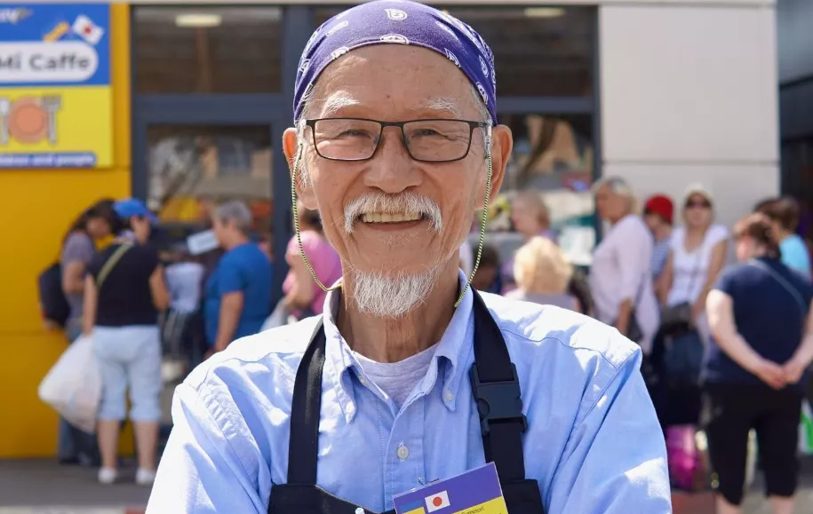 Японського волонтера Фумінорі Цучіко вигнали з харківського торгового центру, де він проводив збір коштів