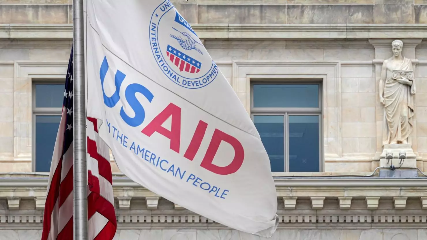 Дослідження впливу припинення фінансування USAID на українські ОГС: 75% опитаних активно шукають альтернативні ресурси